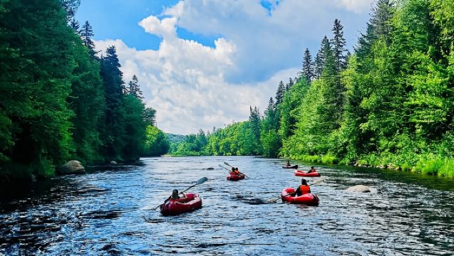 Québec: Tour Guidato in Kayak Gonfiabile sul Fiume Montmorency
