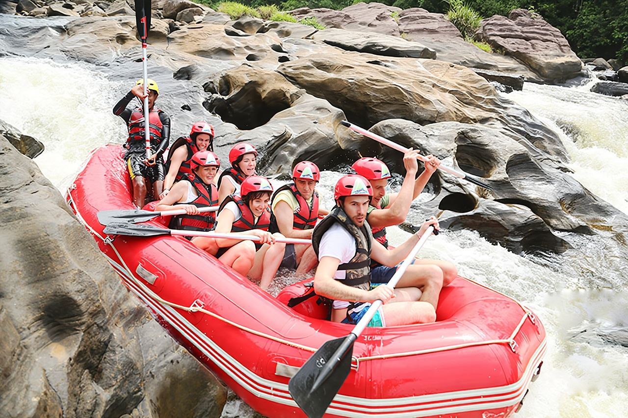 Kayaking 2 hr [White Water Rafting in Kitulgala]