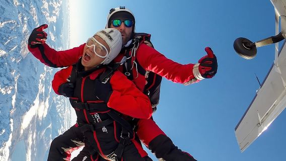 Skydiving experience in Queenstown, New Zealand 2204