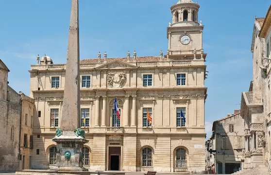 法國聖雷米+普羅旺斯萊博+阿爾勒一日遊：感受南法鄉村