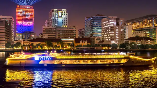 曼谷夜遊湄南河遊船 湄南嘉年華號大型遊輪 男模表演+人妖秀+國際自助晚餐