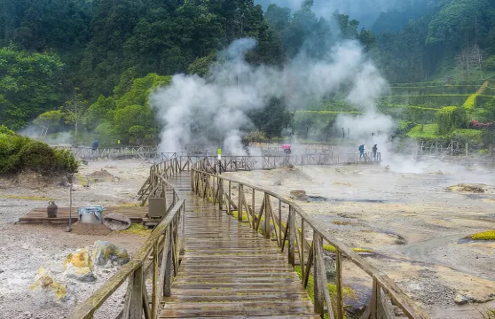 富爾納斯火山及茶園東部遊（含傳統午餐）