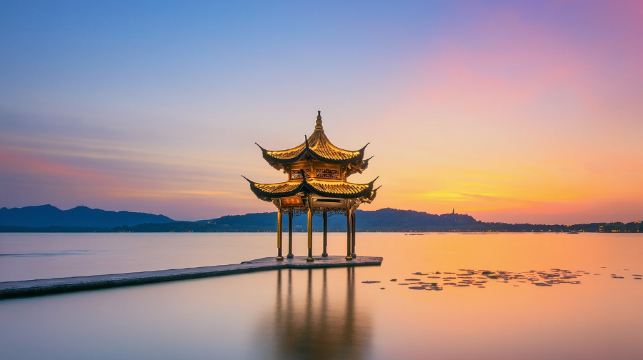 上午半日：杭州雷峯塔+西湖遊船+三潭印月+導遊講解+18人團