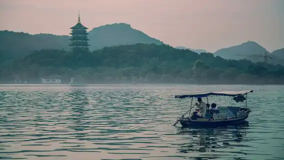 Half-Day Hangzhou Tour: Leifeng Tower + West Lake Cruise (No Island Visit) with Live Guide