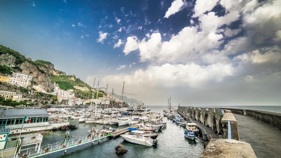 Lawatan berjalan kaki persendirian dengan pemandangan bandar Amalfi yang popular