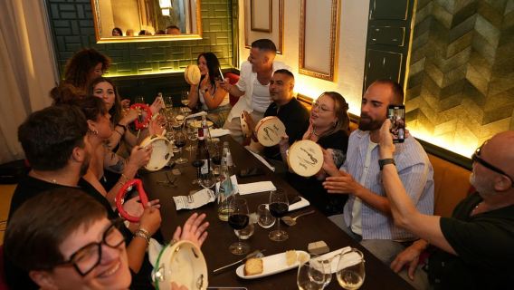 Neapel: Authentischer Live-Musik-Abend mit Abendessen und Wein