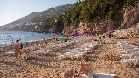 ดูบรอฟนิก: เรือรับส่งที่ชายหาด Sveti Jakov