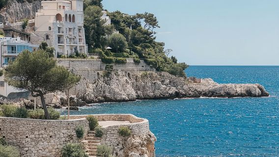 Caminata soleada de Niza a Villefranche y relax en la playa