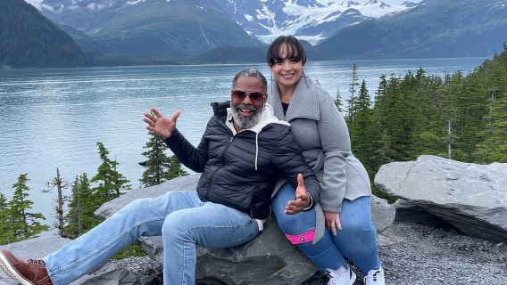 Anchorage: Wildlife, Glacier, and Wine Tasting Tour