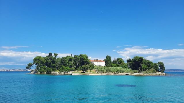 From Zadar: Islands Boat Tour with Drinks