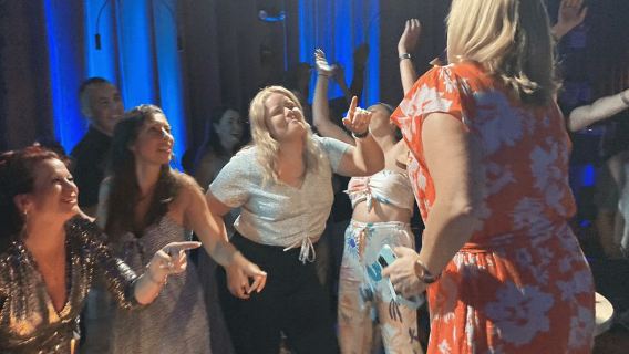 NYC: Five Star Dining. All-Star Dueling Pianos.