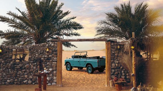 Dubai: Heritage Desert Safari in Vintage Land Rover with Dinner