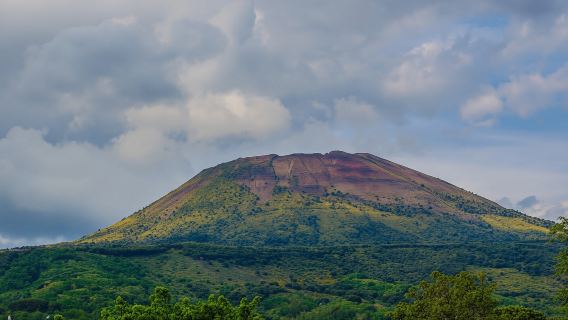 Pompeii and Mount Vesuvius tour with transportation