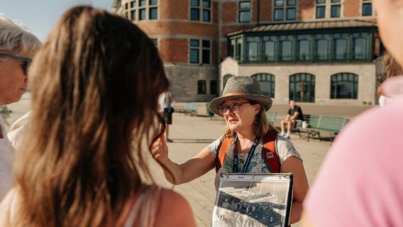 ทัวร์เดินชมเมืองเก่าควิเบกแบบส่วนตัวด้วยรถกระเช้าไฟฟ้า