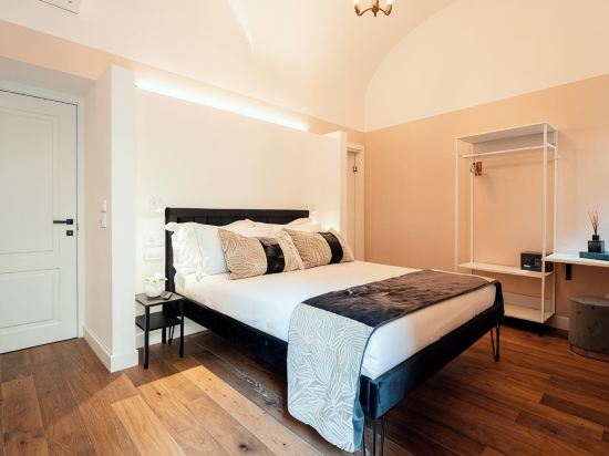 Naman Hotellerie Monti Room Type - Superior Room