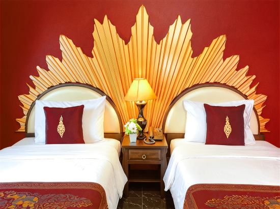 Khaosan Palace Hotel - Tap to explore photos