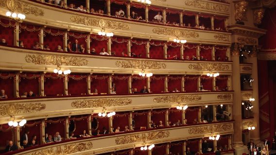 Milano: jonon ohittamisen La Scala -teatterimuseon opastettu kierros
