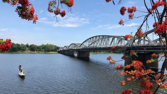 Hue City Trip By Private Car From Hoi An or Da Nang