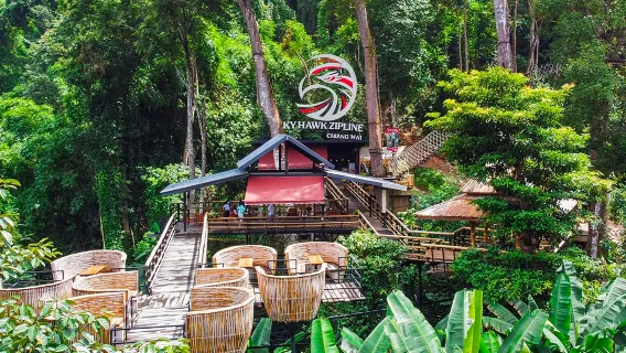 Chiang Mai Skyhawk + Bamboo Forest Cafe: 1,000-meter descent through the jungle and family-friendly zipline fun