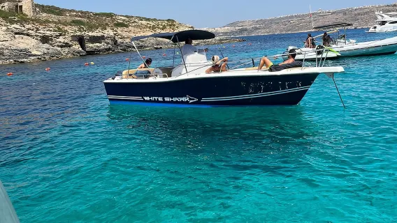 Thuê thuyền riêng: Gozo, Comino, Blue Lagoon, Crysral Lagoon