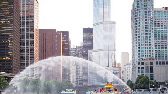 Chicago's River and Lake architecture speedboat cruise