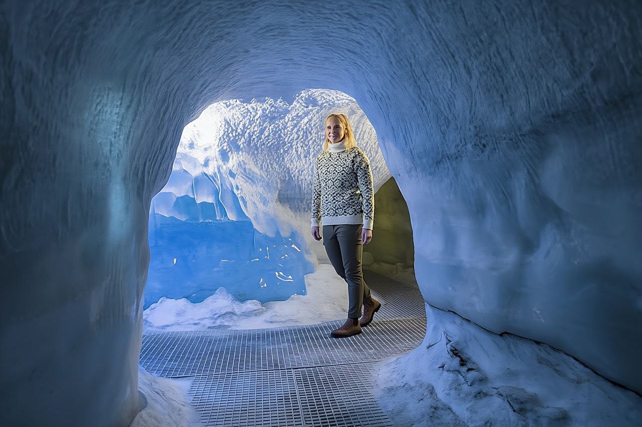 Wonders of Iceland and Aurora show at the Perlan