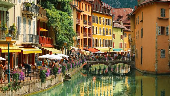 Explore Annecy in 60 minutes with a Local