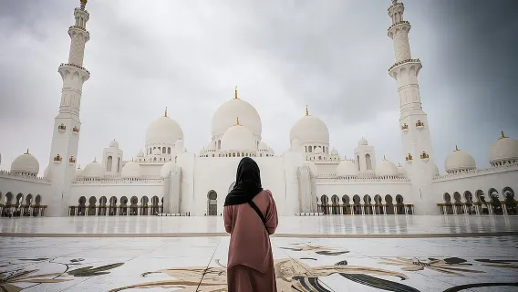 From Dubai: Full-Day Abu Dhabi Tour With Traditional Buffet Lunch