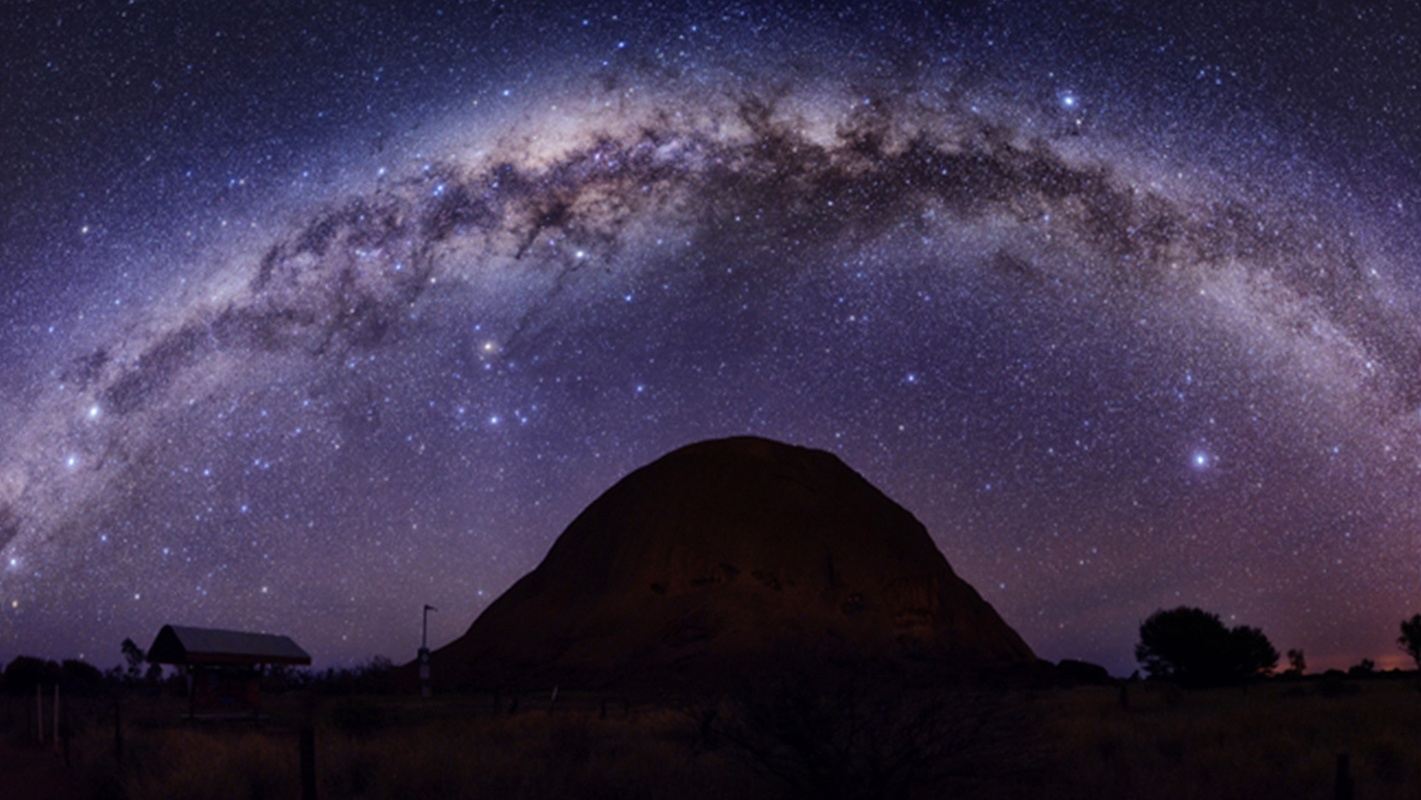 Uluru 1-hour stargazing night tour with professional English commentary, gratuities included