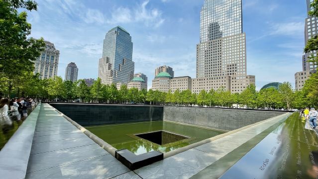 ทัวร์อนุสรณ์สถาน 9/11 นิวยอร์ก พร้อมตัวเลือกเข้าชมหอสังเกตการณ์วันเวิลด์