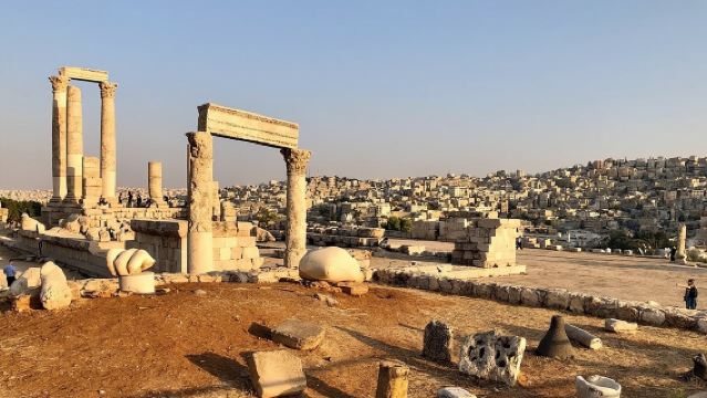 Private Walking Tour in Amman With Local