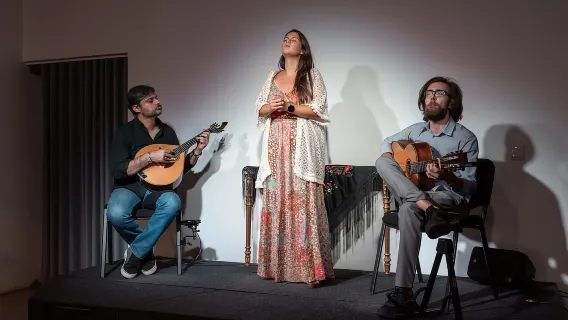Oporto: ¿Qué es el fado? Concierto comentado en directo con vino de Oporto