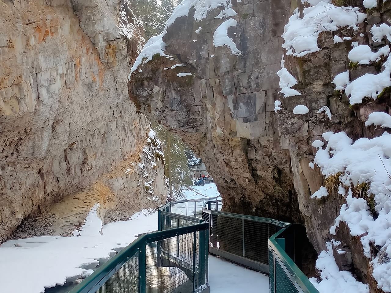 Banff Gondola Johnston Canyon Lake Minnewanka Banff day tour