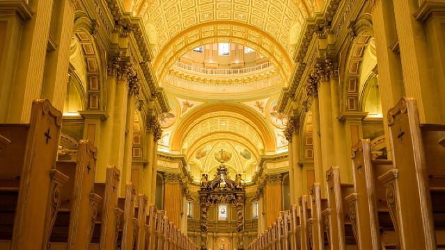 西班牙馬德里王宮-市區及周邊一日遊中文包車、行程定制上門接送