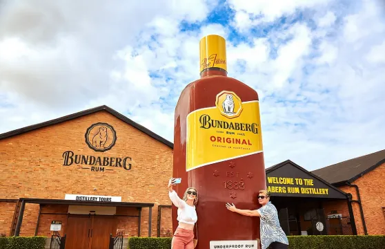 邦達伯格蘭姆酒幕後釀酒廠參觀與博物館體驗