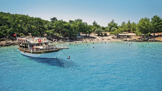 Escursione in barca all'isola di Cleopatra con pranzo e bevande inclusi