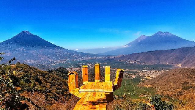Hoobitenango y Altamira desde Antigua.