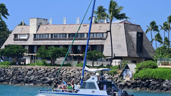 Oahu Catamaran Snorkel Tour with Guaranteed Turtles
