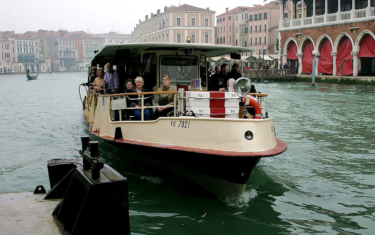 Venice Public Transport Pass (ACTV) [1-7 Days Optional/Unlimited Rides on ACTV Water Buses and Public Buses]