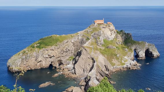 Dragonstone, Mundaka and Guernica from Bilbao