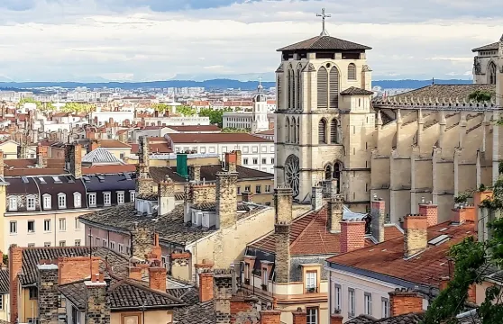 里昂特色及秘密步行導賞團（小團），包括登山纜車