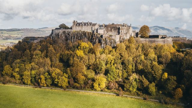 Tour giornaliero da Edimburgo al Castello di Stirling, al Parco Nazionale dei Trossachs e al Loch Lomond