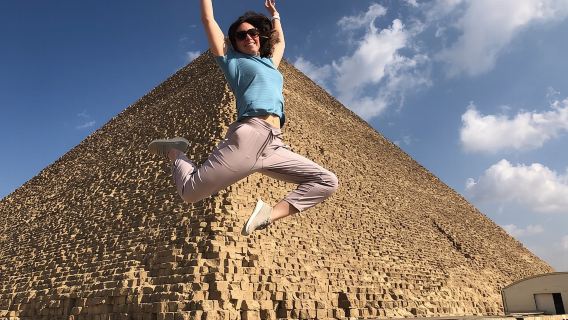 Частный тур по пирамидам Гизы и Сфинксу с обедом и катанием на верблюдах