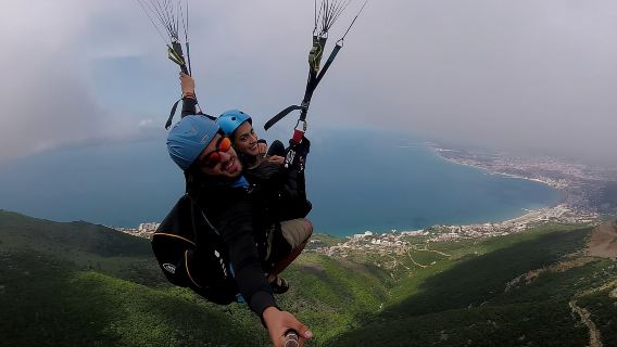 Albania: Tandem Paragliding Vlora Albania