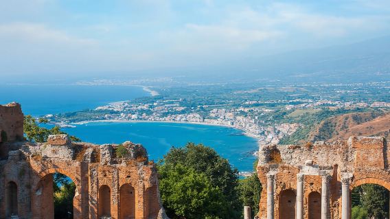 Chuyến tham quan bờ biển Messina: Chuyến đi riêng đến Taormina và Etna