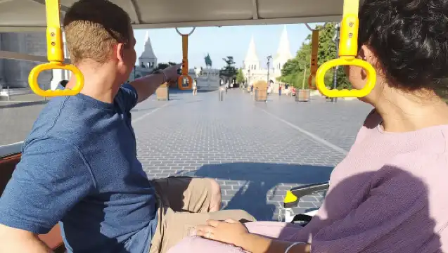 Budapest: Sightseeing Tour by Electric Tuktuk
