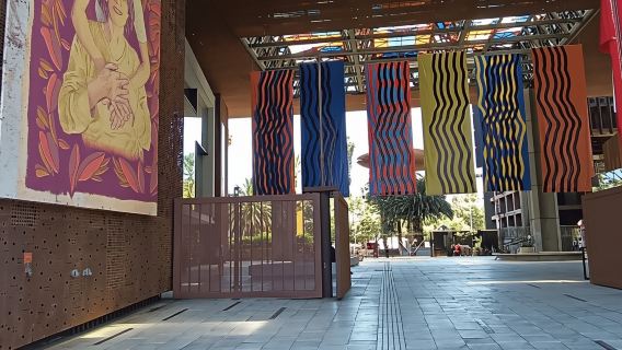 Santiago "Dalla fondazione al potere: un viaggio nell'anima di Santiago".