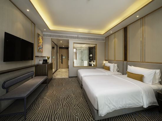 Fili Hotel NUSTAR Cebu Room Type - Deluxe Twin Seaview