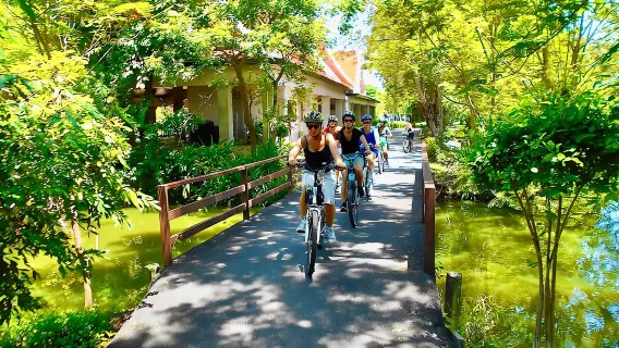 Featured tour with 6 reviews: Bangkok Escape: Jungle Bike Tour in Bang Krachao