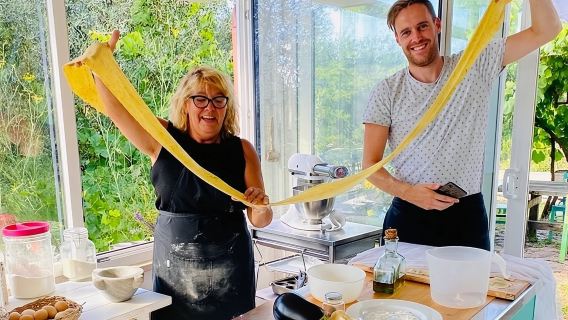 From Rome: Pasta Fresca Cooking Class in a Farmhouse with a Local
